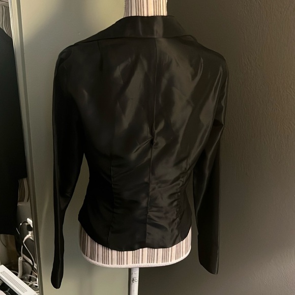 David Meister, black blouse, ruched front, zips up left side, size 8, STUNNING - Picture 9 of 13
